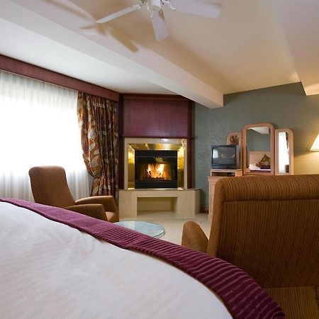 Relais & Chateaux Auberge La Pinsonniere 拉马巴耶 客房 照片