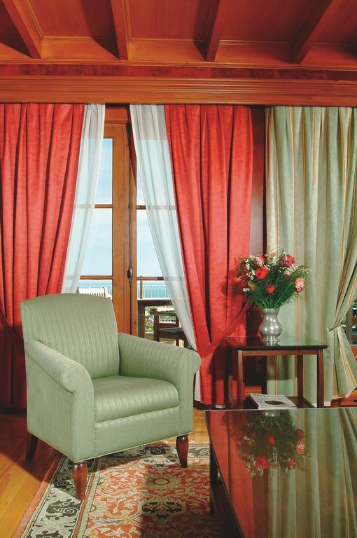 Relais & Chateaux Auberge La Pinsonniere 拉马巴耶 外观 照片