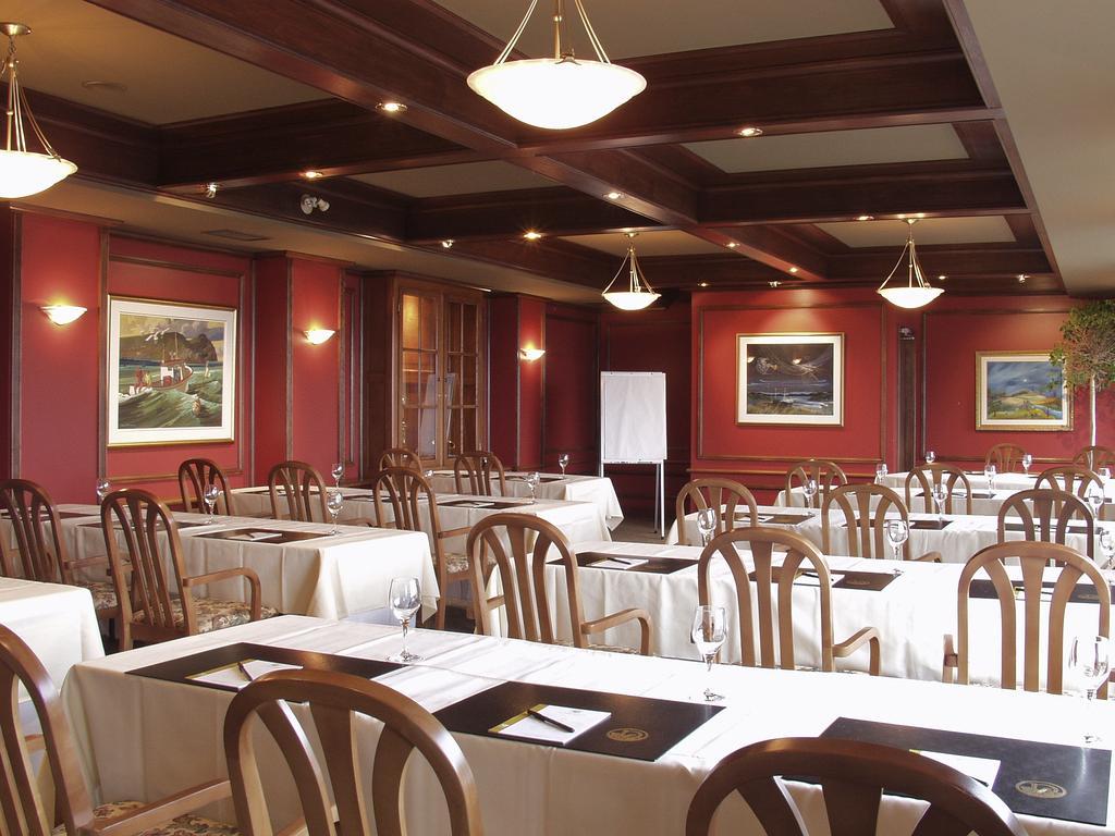 Relais & Chateaux Auberge La Pinsonniere 拉马巴耶 外观 照片