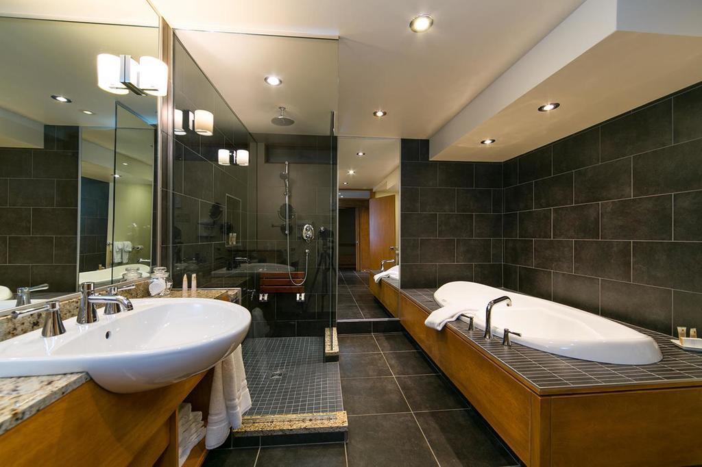 Relais & Chateaux Auberge La Pinsonniere 拉马巴耶 客房 照片