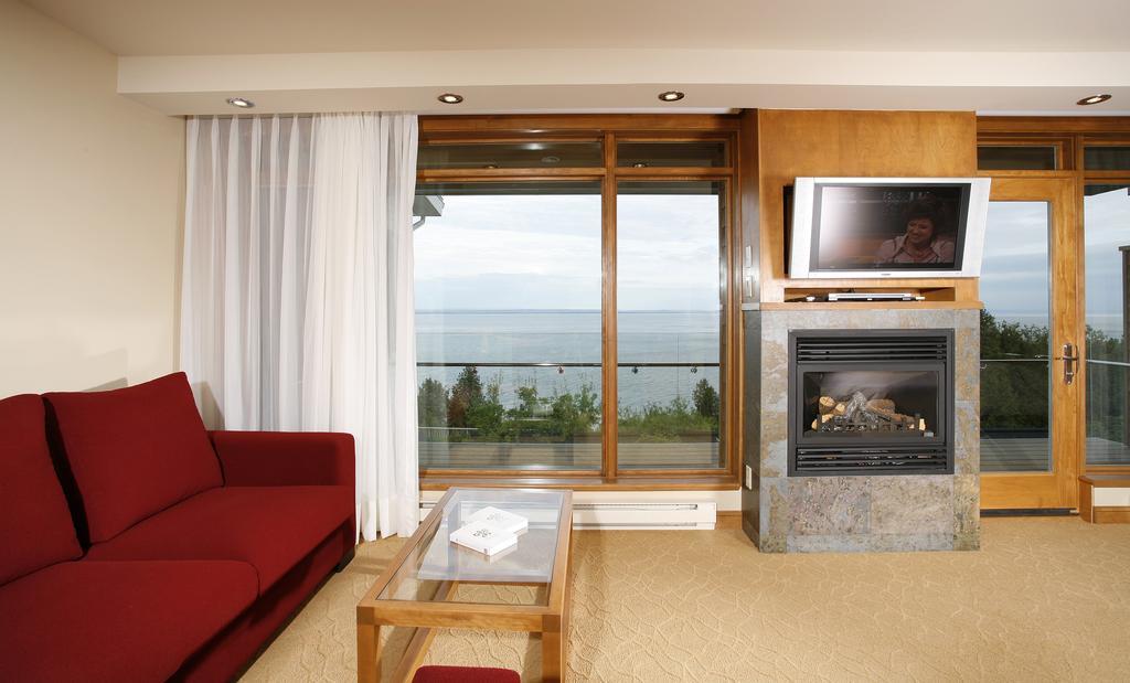 Relais & Chateaux Auberge La Pinsonniere 拉马巴耶 内观 照片